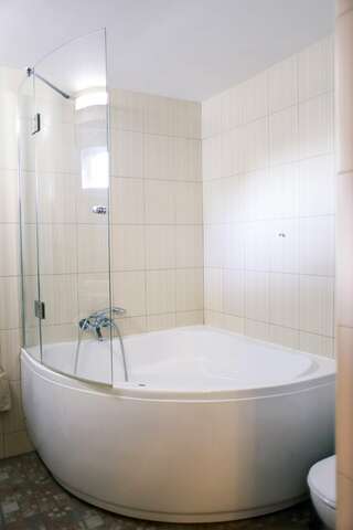 Гостиница Маликон Таганрог Бюджетный двухместный номер с 1 кроватью-3