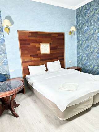 Гостиница Маликон Таганрог Большой двухместный номер с 1 кроватью-8