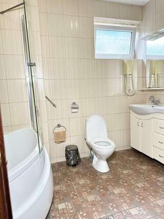 Гостиница Маликон Таганрог Двухместный номер с 1 кроватью и видом на парк-5