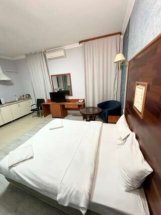 Гостиница Маликон Таганрог Большой двухместный номер с 1 кроватью-9